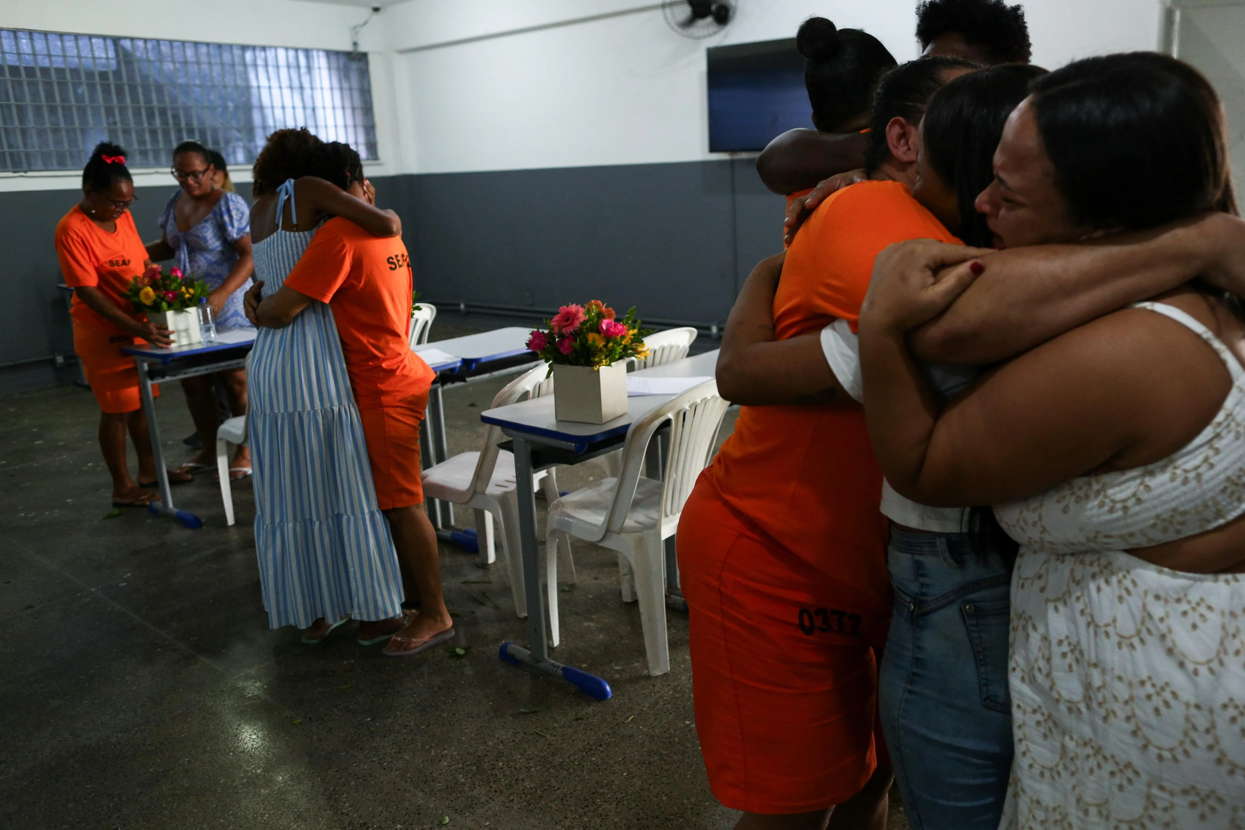 Lágrimas de saudade tomaram conta do pátio