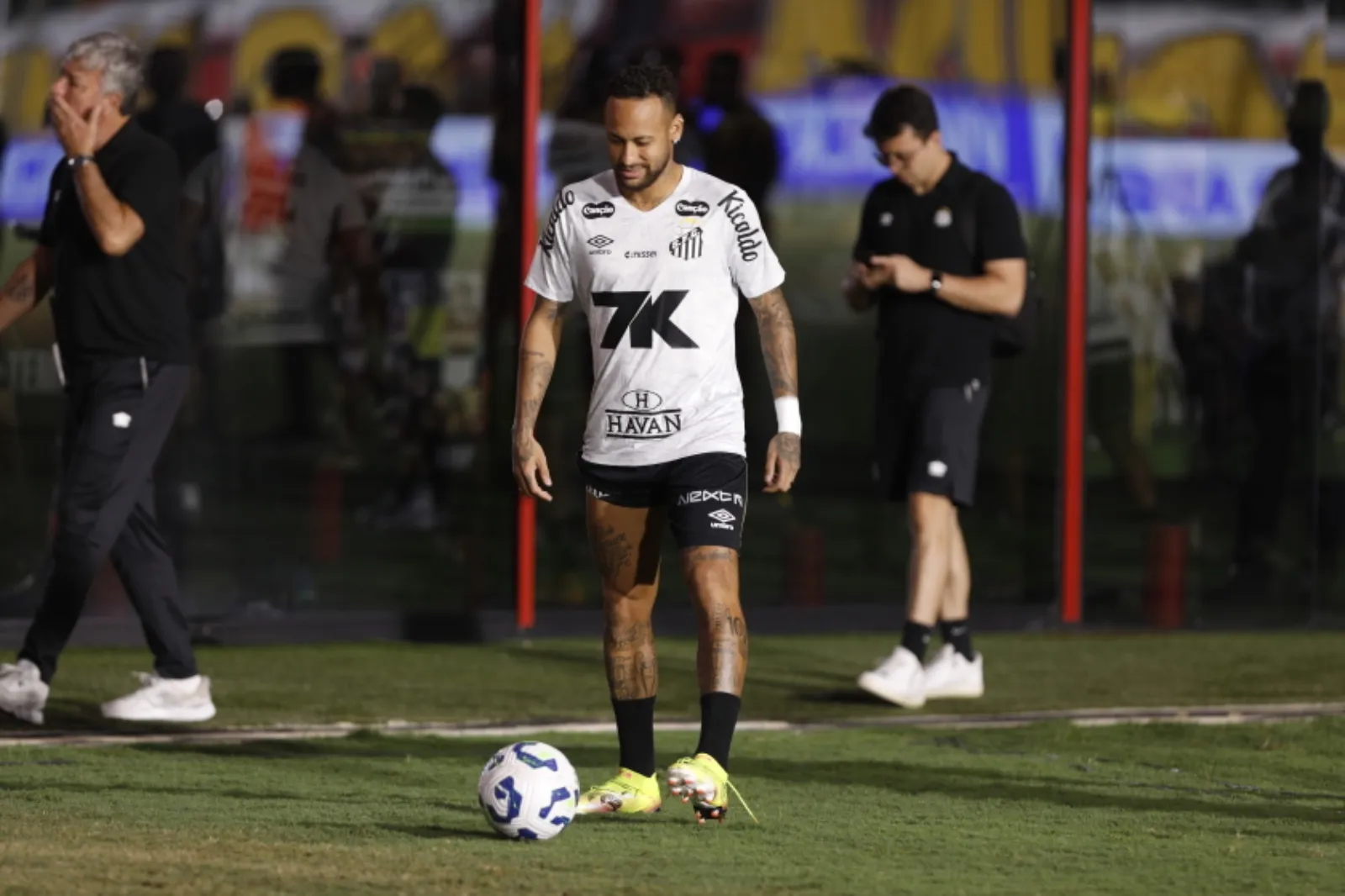 Neymar, no estádio Manoel Barradas