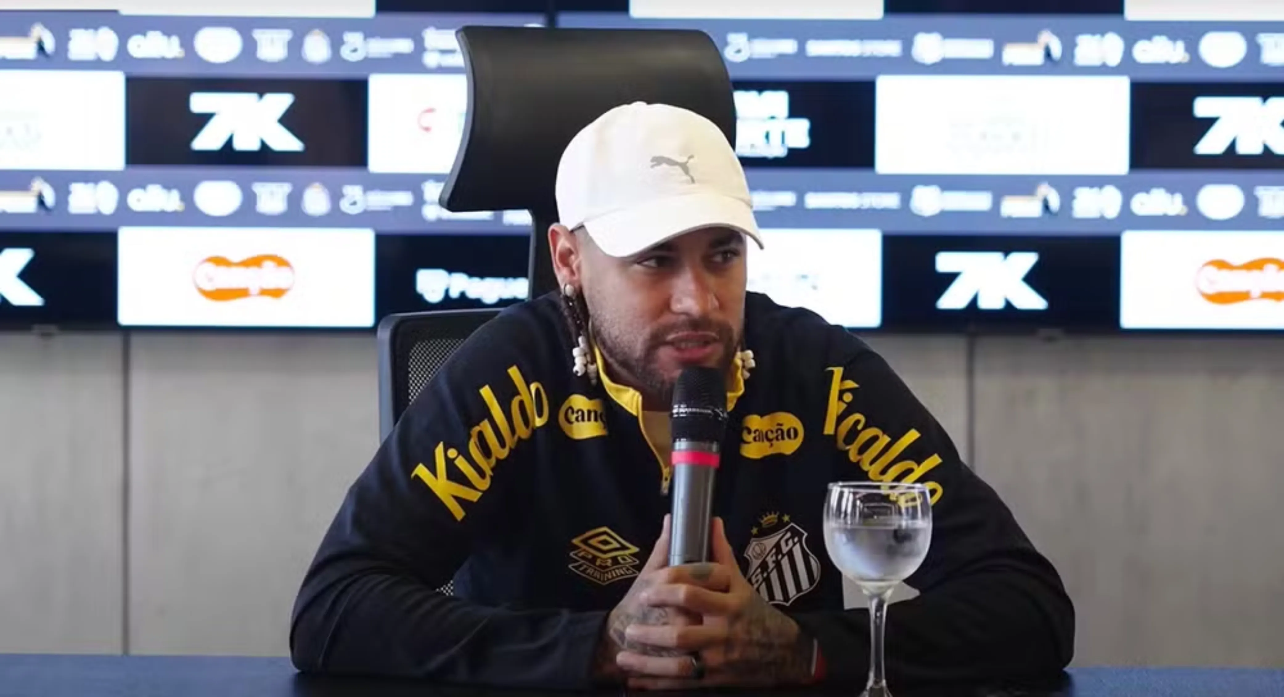 Craque respondeu às perguntas de velho conhecidos