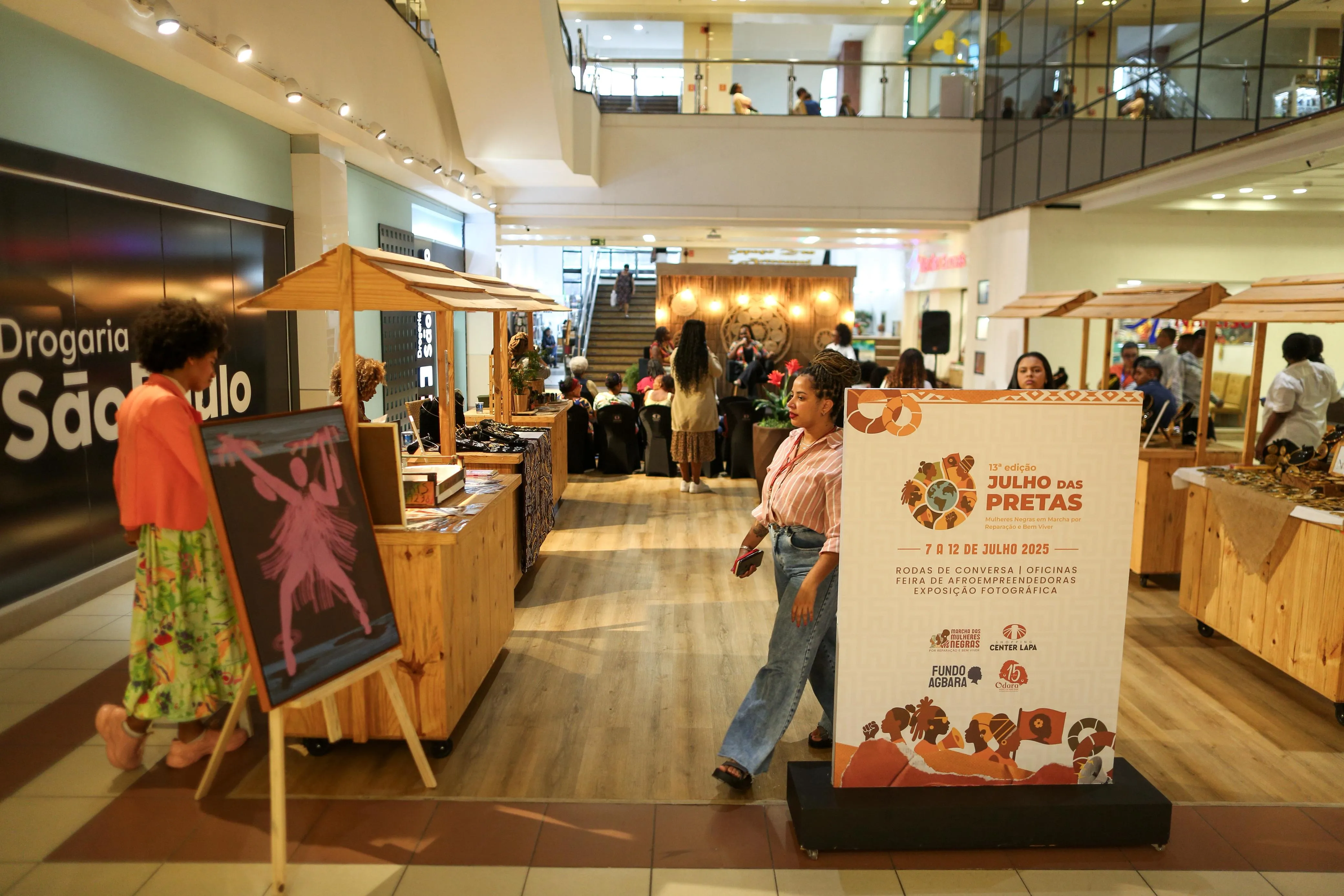 Imagem ilustrativa da imagem Programação do Julho das Pretas é iniciada em shopping de Salvador