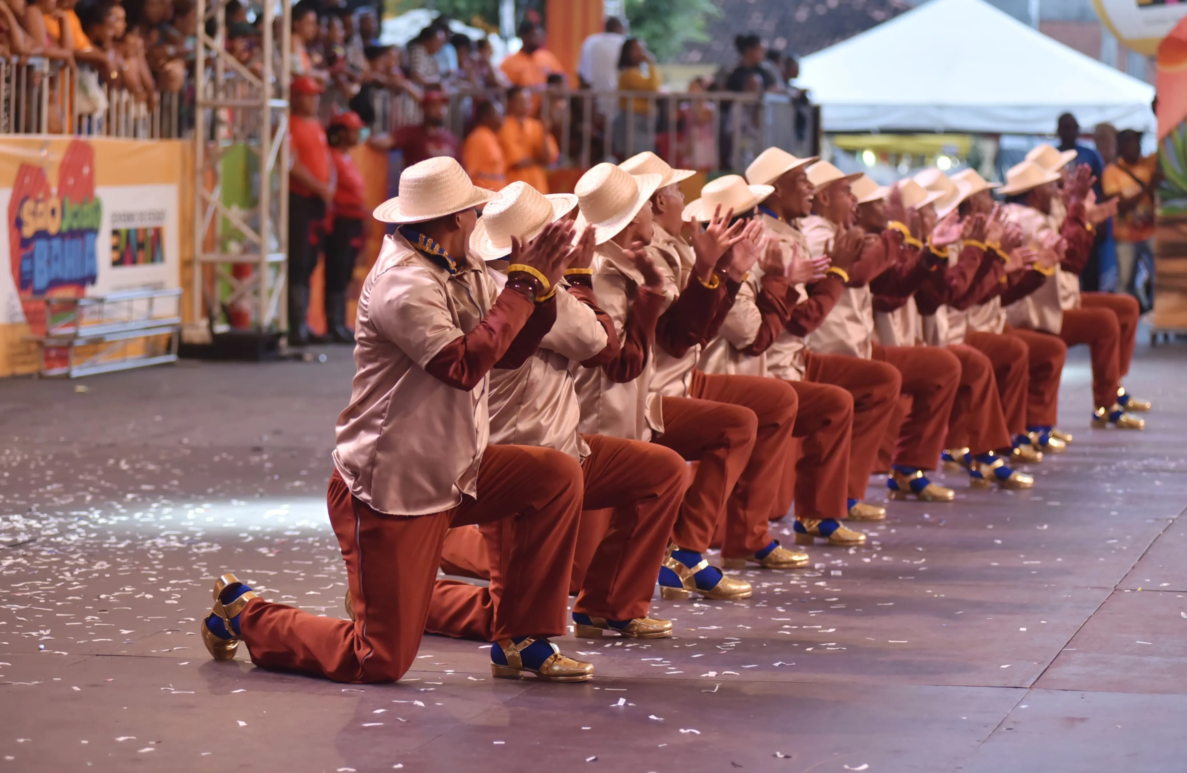 Grupos vindos de outras regiões da Bahia também participaram da festa