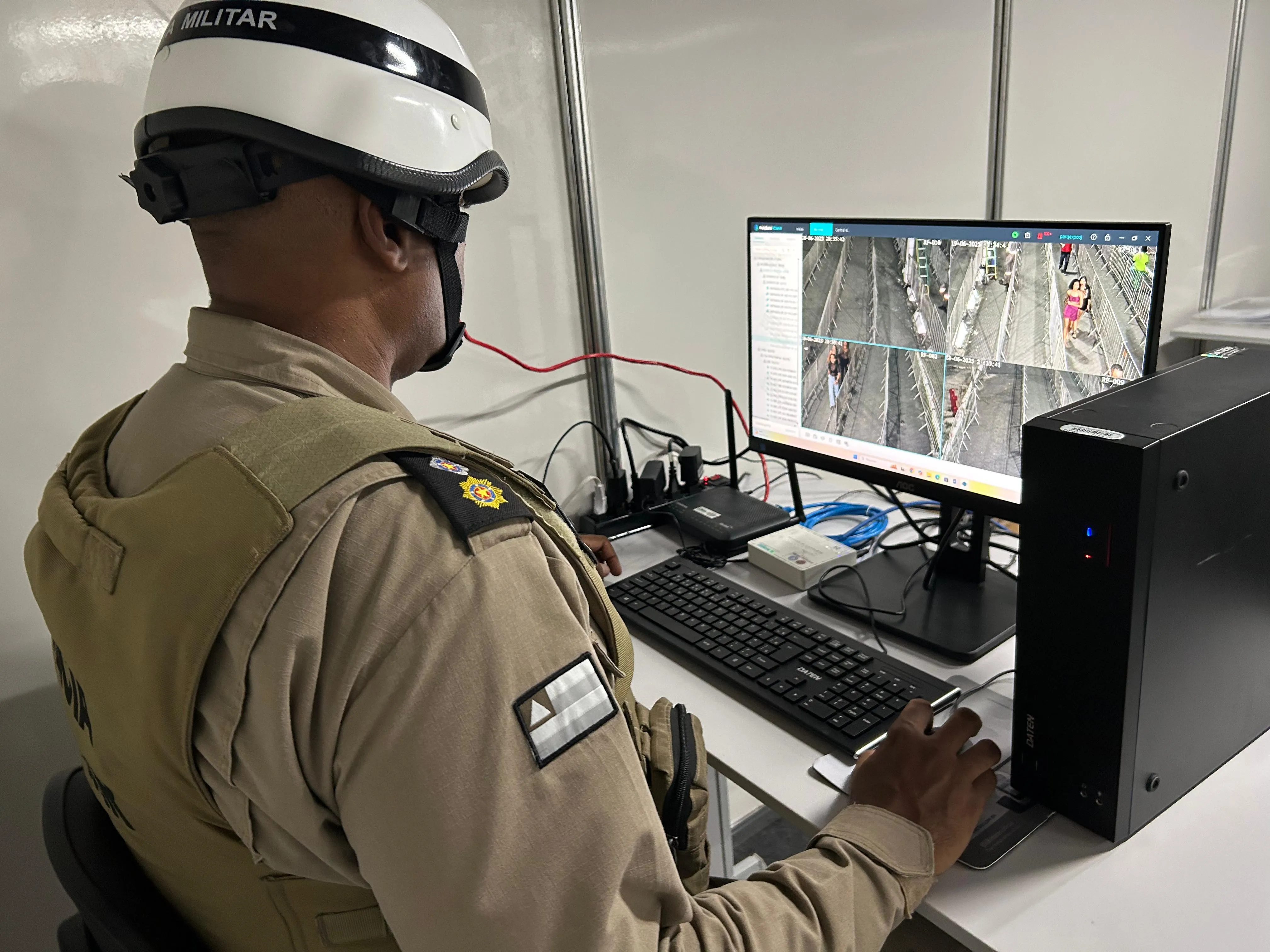 A SSP emprega mais de 12 mil profissionais durante o evento, viaturas, aeronaves e drones para garantir a tranquilidade de todos os baianos e turistas que curtem os eventos em todos os cantos do Estado.