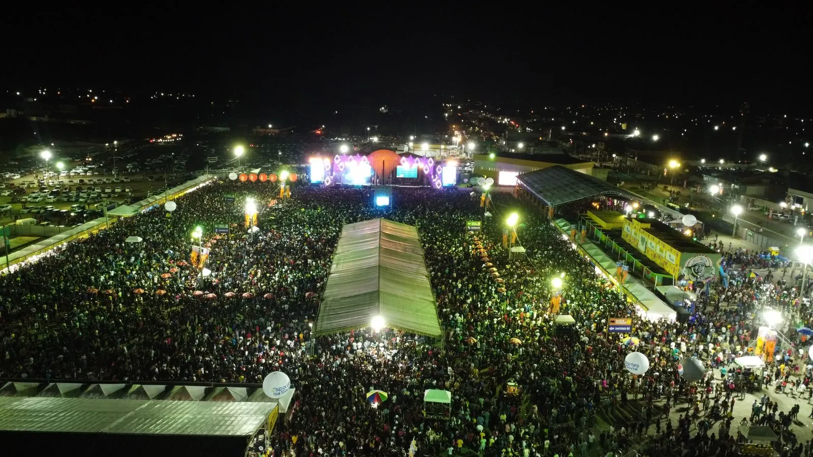Praça Senador Temístocles recebe a festança