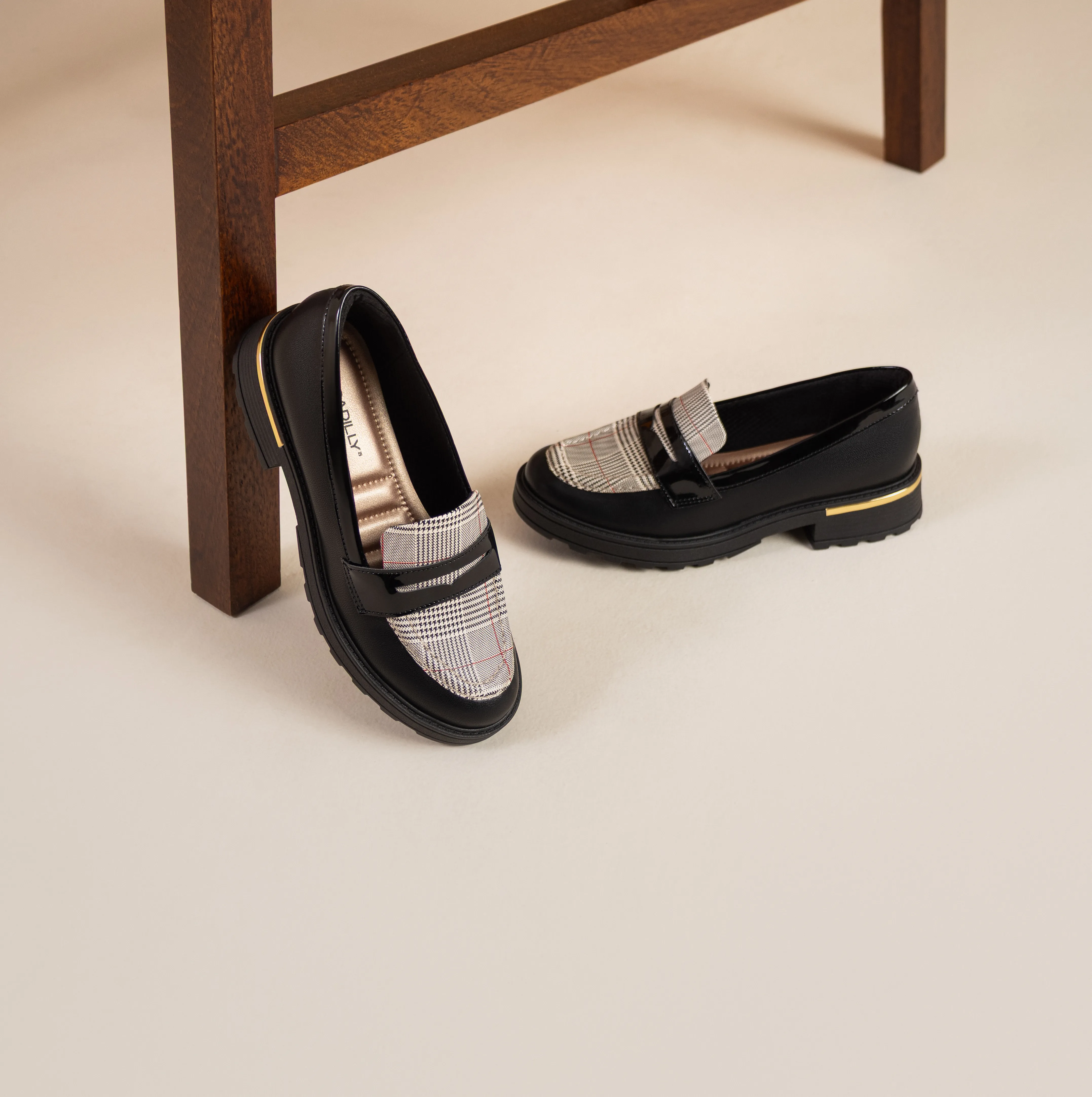 Mocassim com estampa em xadrez
