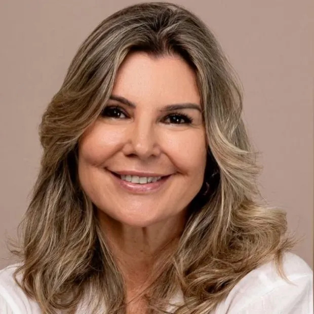Jussimara é médica ginecologista e sexóloga; está no instagram como @dra.jussi