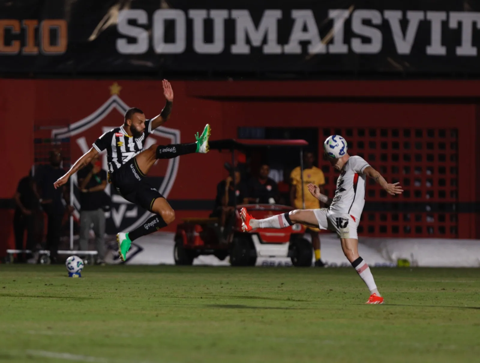 Guilherme, do Santos, foi o destaque do primeiro tempo