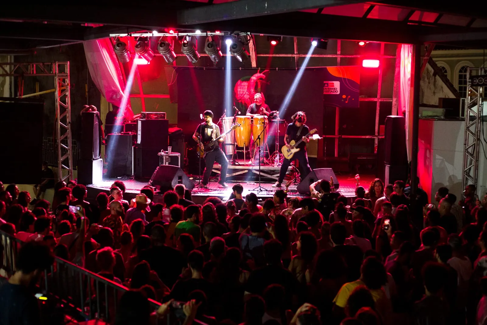Imagem ilustrativa da imagem Som de Caetano ganha releitura da Vitrolab com show em Salvador