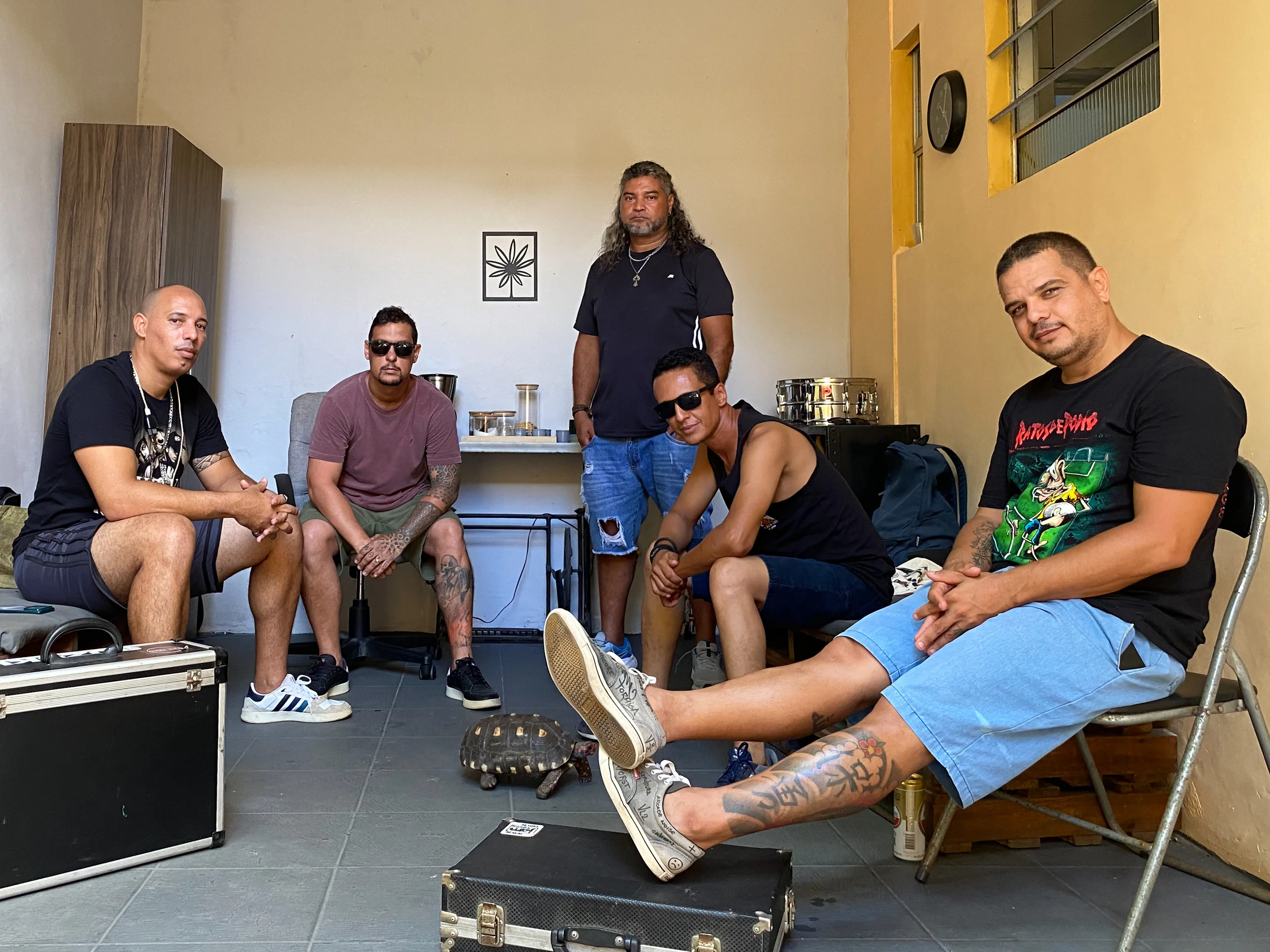 Banda Ultra Bomb durante ensaio