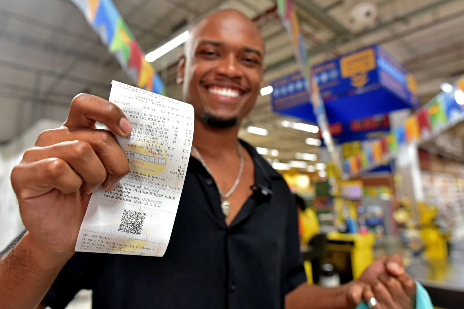 Jeiel Criando gastou menos de R$ 50 reais para montar uma café da manhã especial para o Dia dos Namorados
