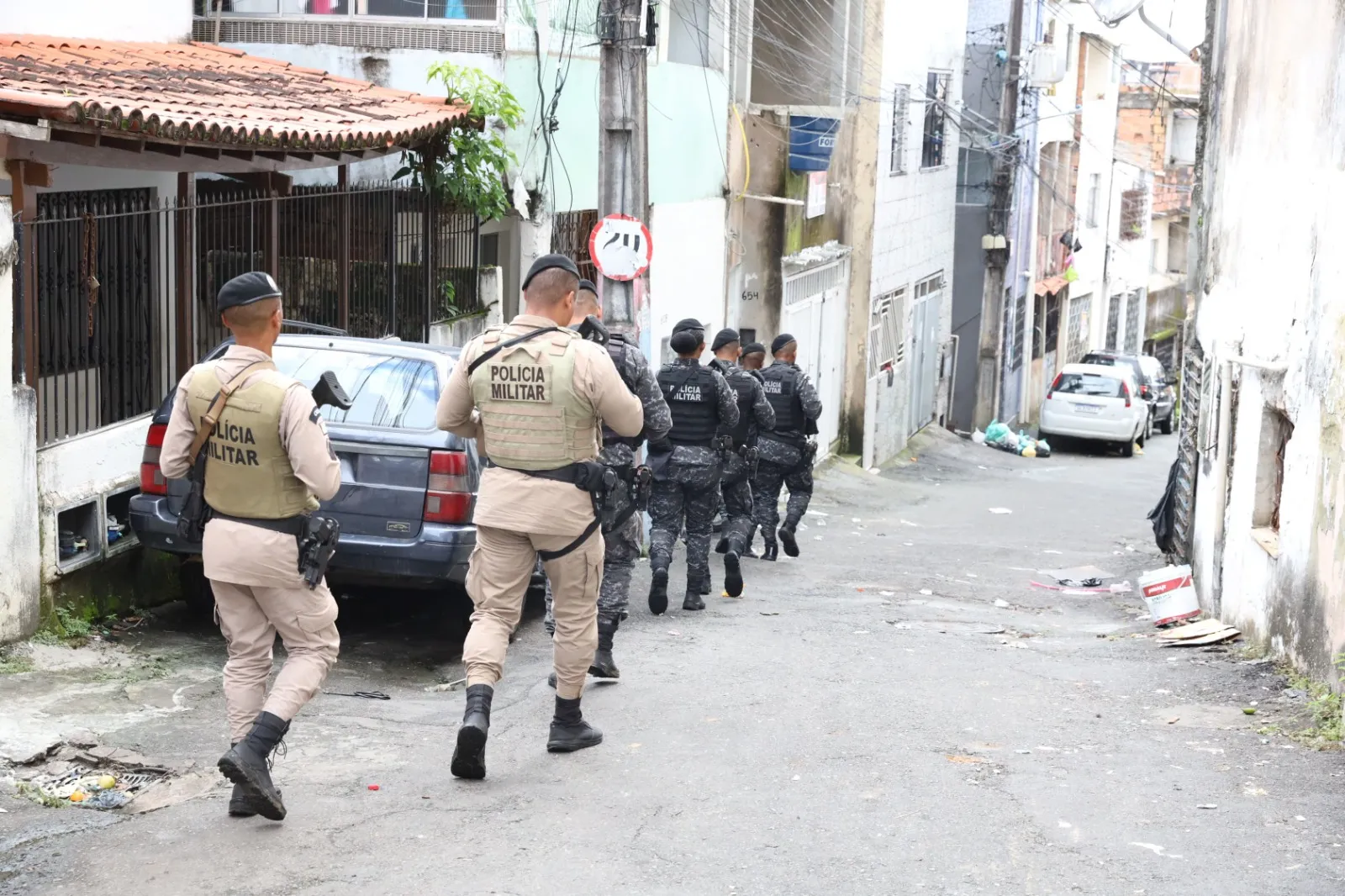 Mandados de prisão e de busca e apreensão foram cumpridos pelos agentes