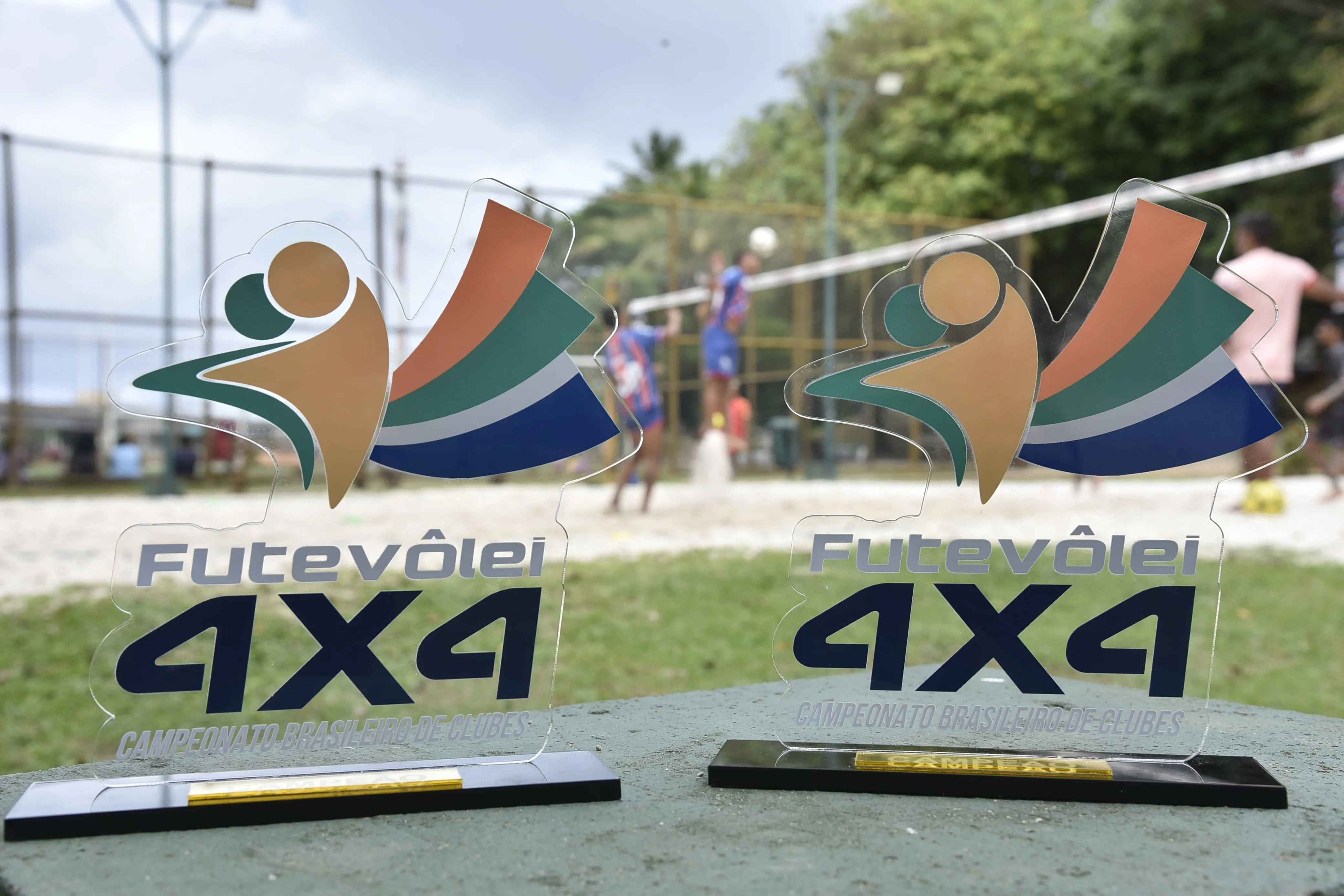 Atletas conquistaram dois troféus do Campeonato Brasileiro de Futevôlei 4x4