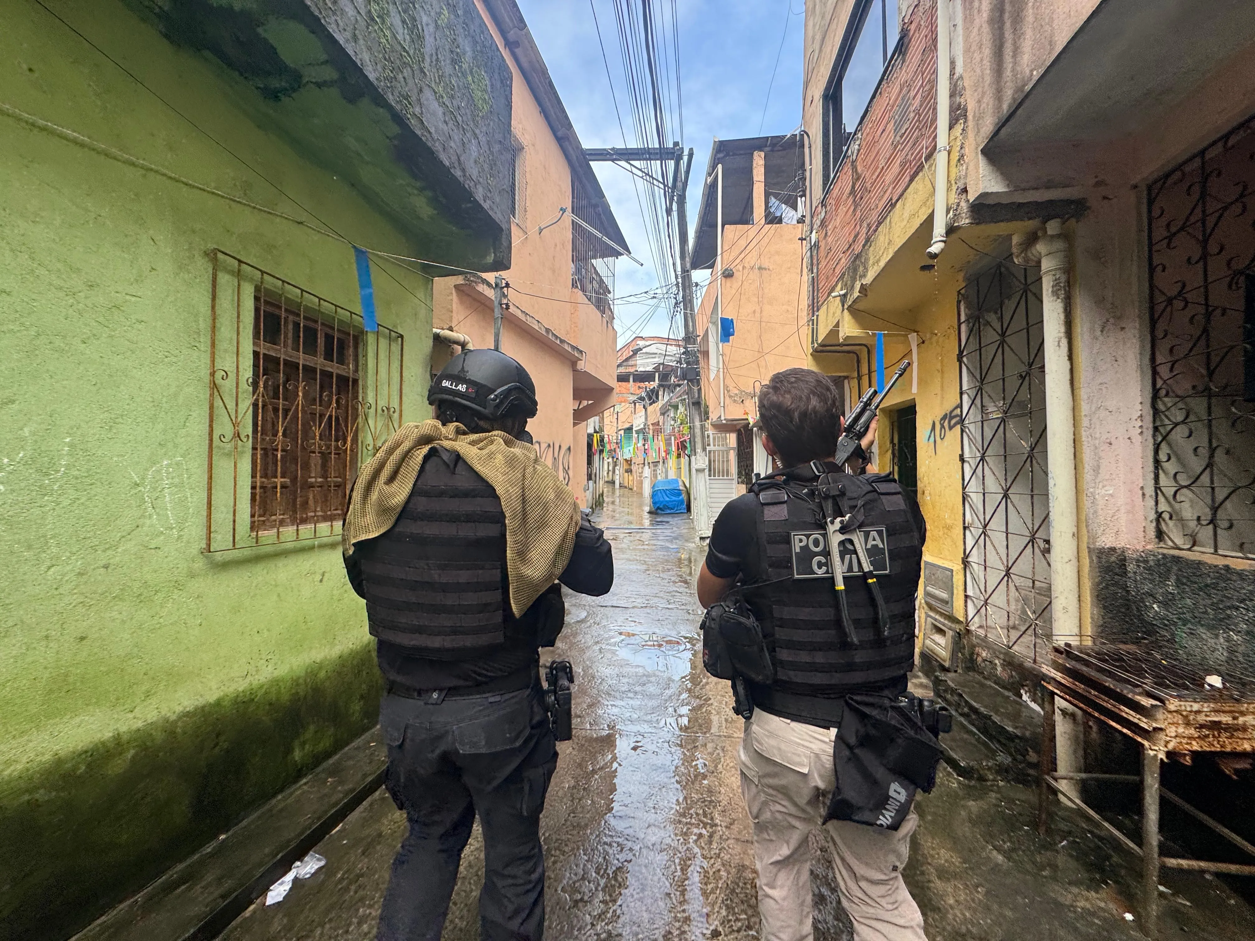 Imagem ilustrativa da imagem Equipes da polícia brotam com força total na Engomadeira; confira tudo