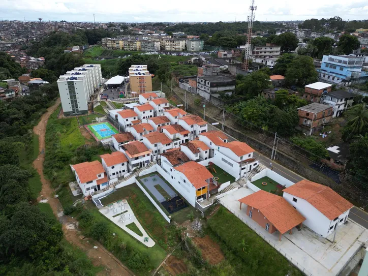 Conjunto é formado por 220 apartamentos e 40 casas térreas