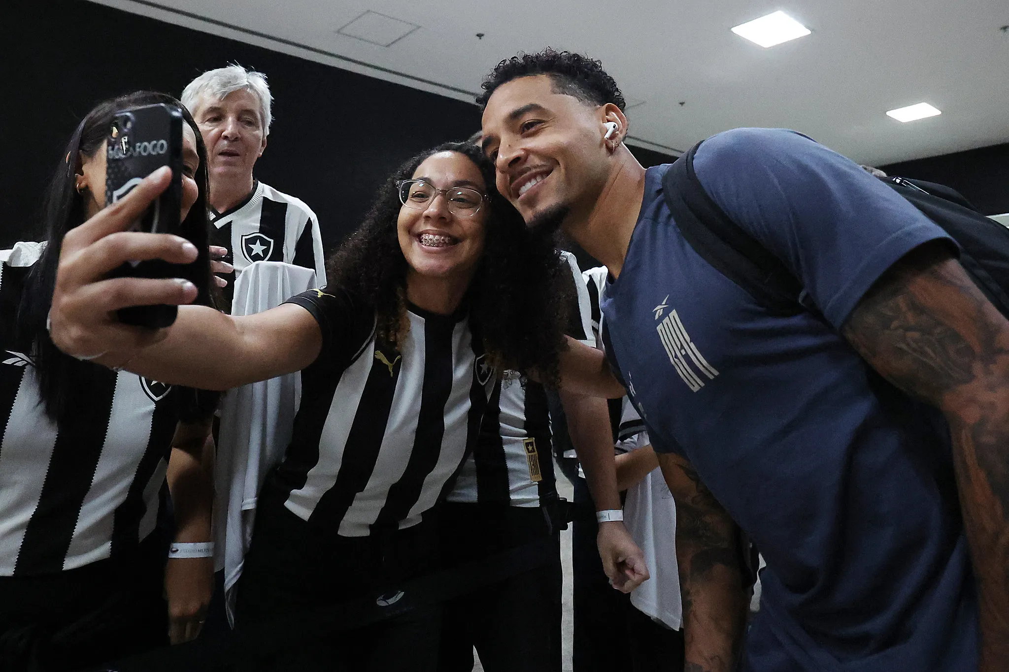 Meio-campista vai seguir carreira fora do país