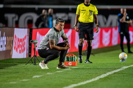 Imagem ilustrativa da imagem Thiago Carpini solta o verbo após nova queda do Vitória