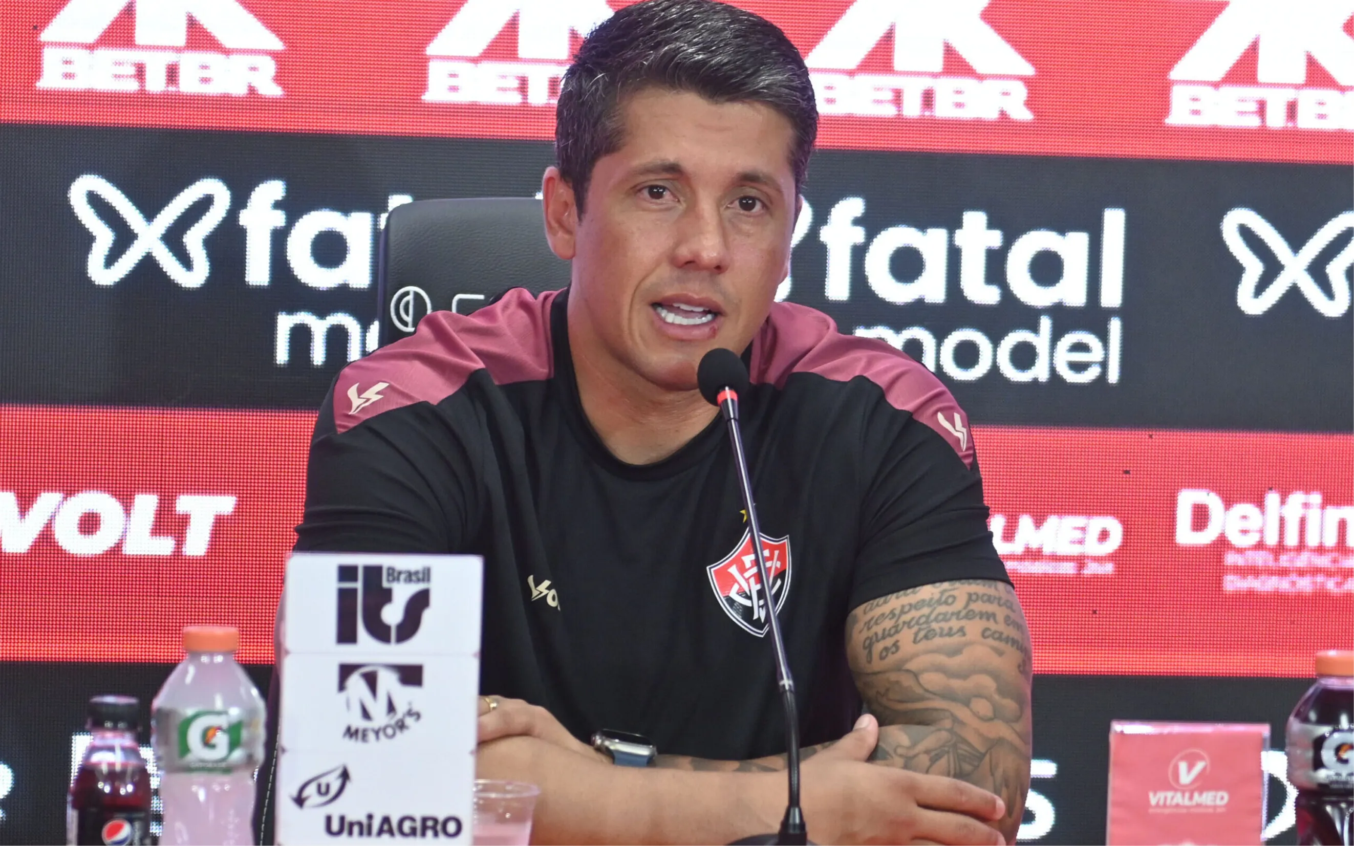 Treinador está com a 'batata assando' no Barradão