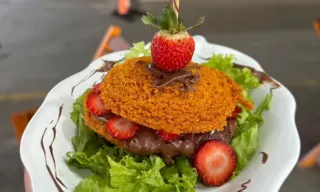 Há ainda a opção com recheio doce de morango com nutella