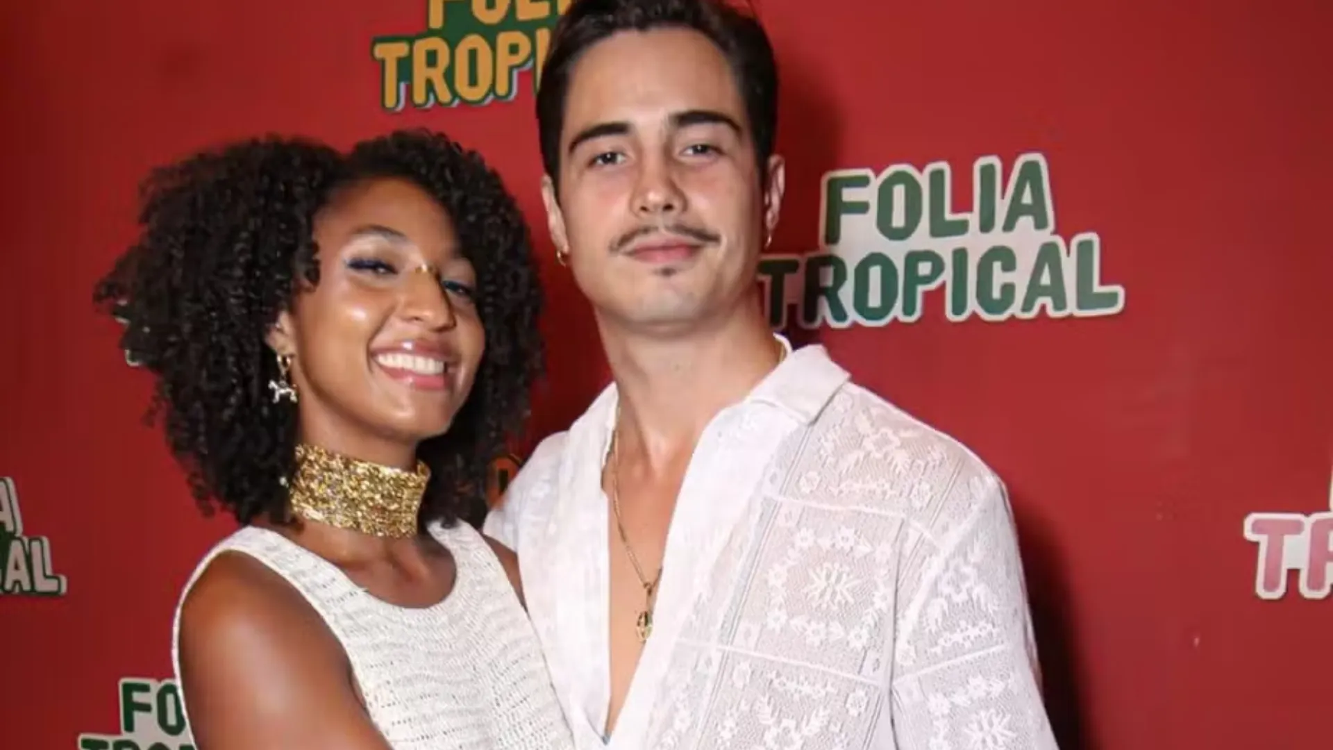 Imagem ilustrativa da imagem Aniversário de Marquezine tem presença do ex e do novo affair; veja