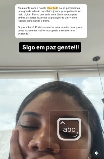 Imagem ilustrativa da imagem Após chacotas, Raquel Brito exibe suposto convite para 'Vale Tudo'