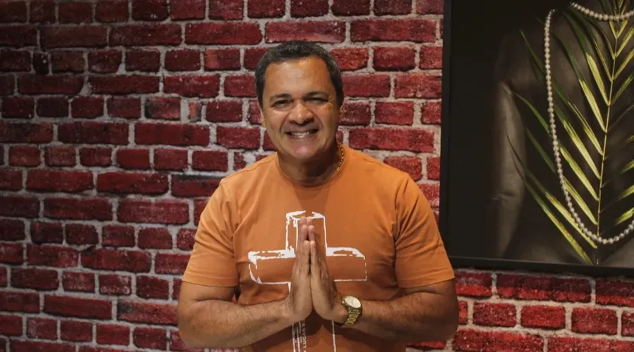 Márcio Moreno virou cantor gospel