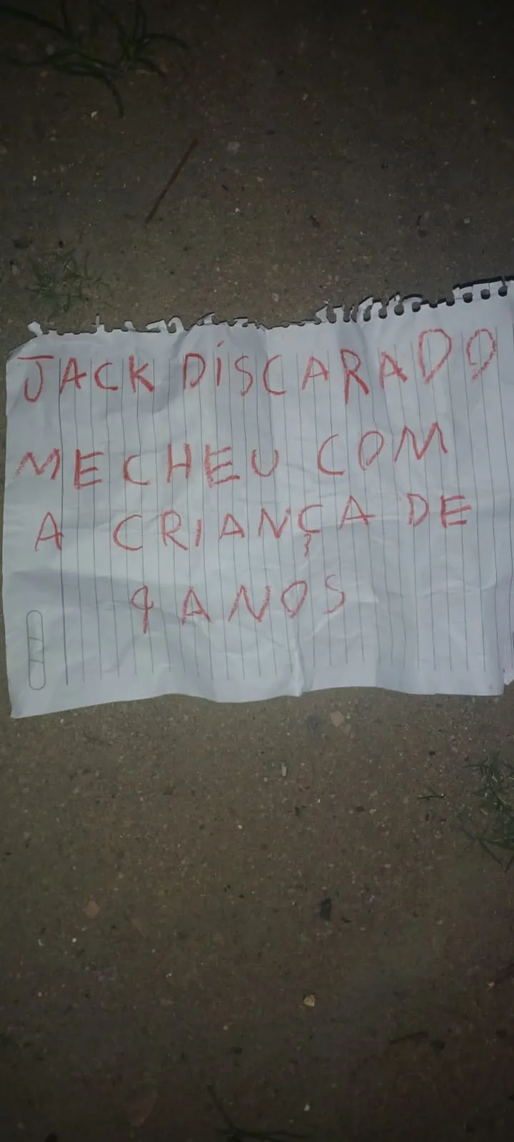 Bilhete foi deixado ao lado do corpo da vítima