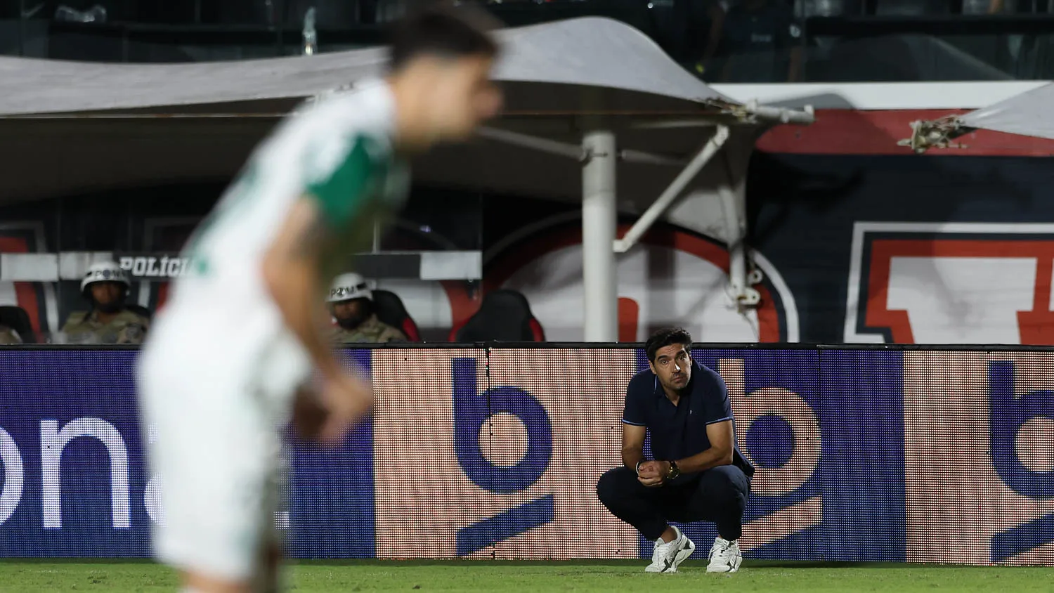 Português ficou na bronca com pergunta feita em entrevista e partiu