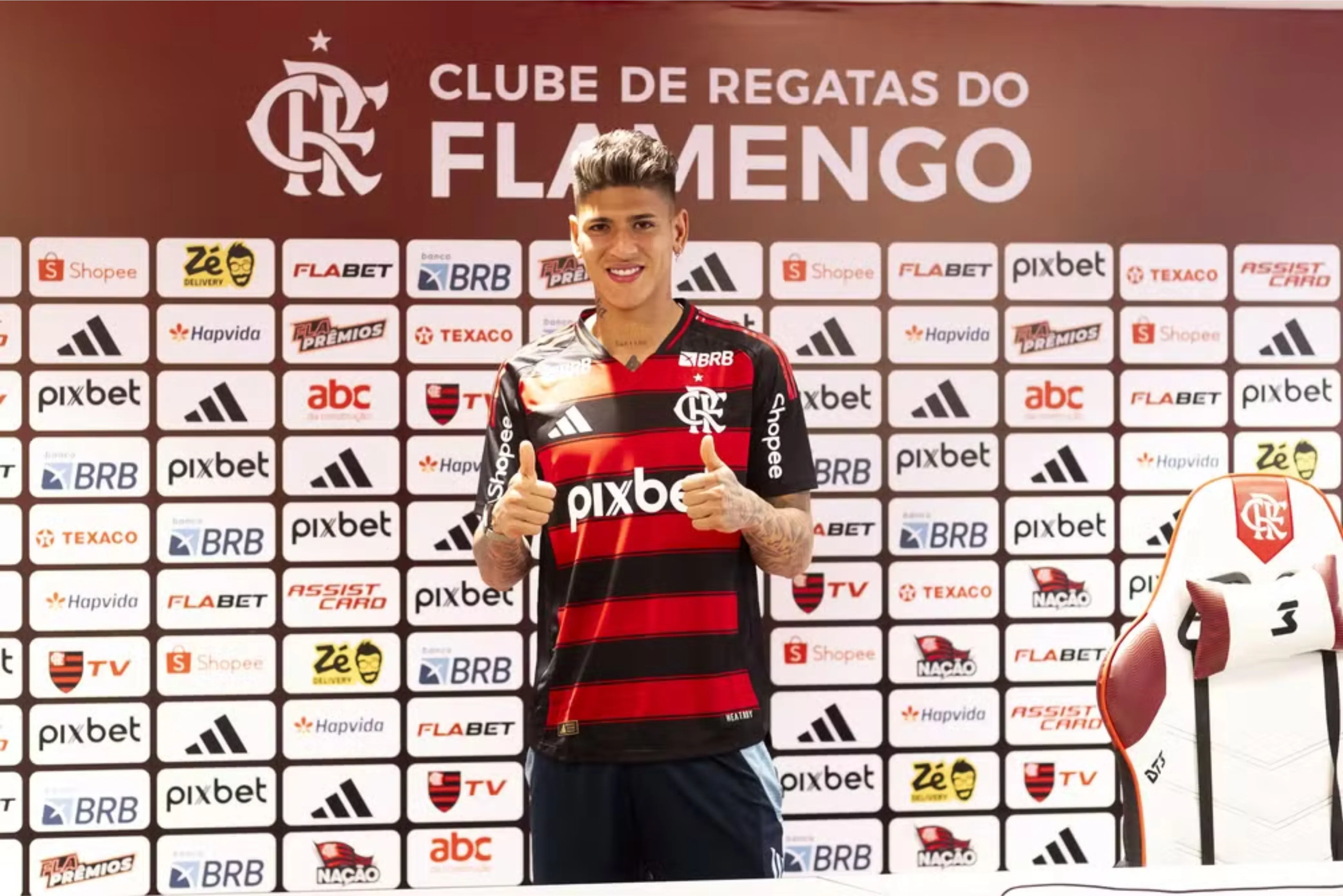 Gringo chegou rasgando elogios ao Rubro-Negro carioca