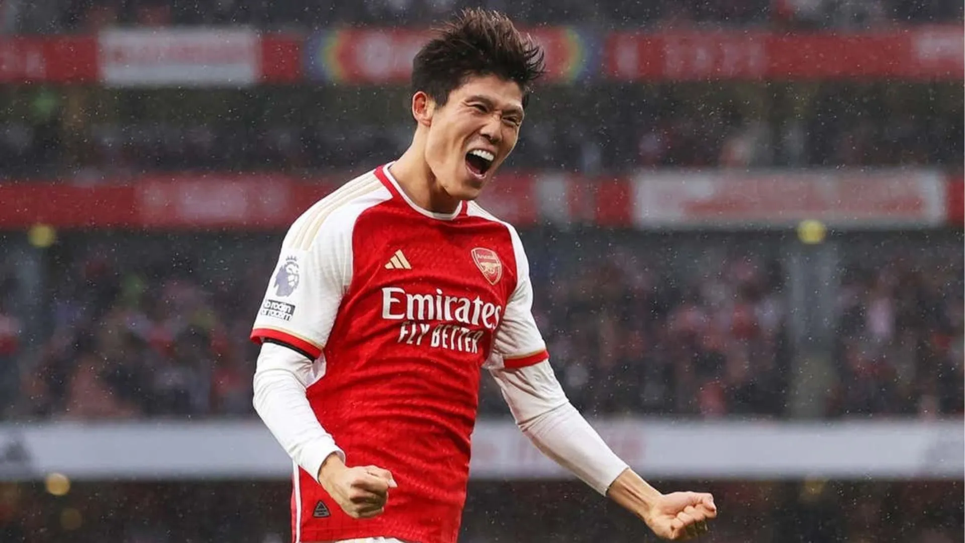 Takehiro Tomiyasu, lateral-direito