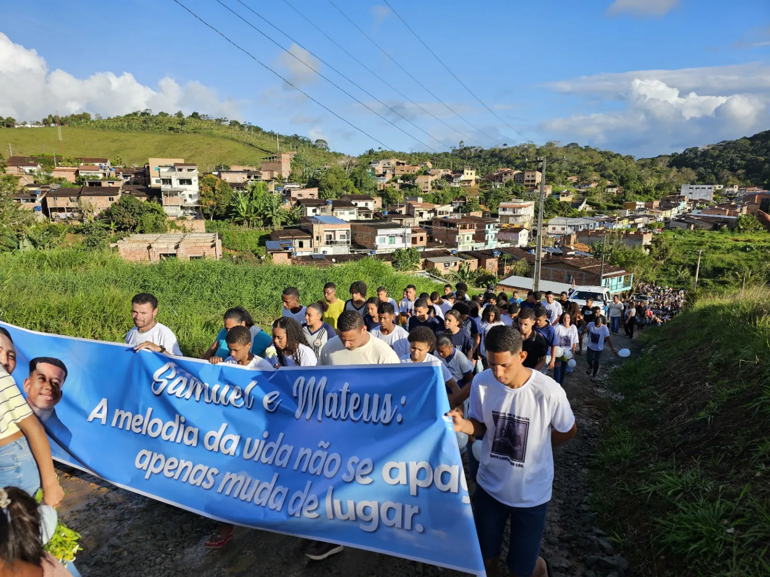 Sepultamento dos jovens
