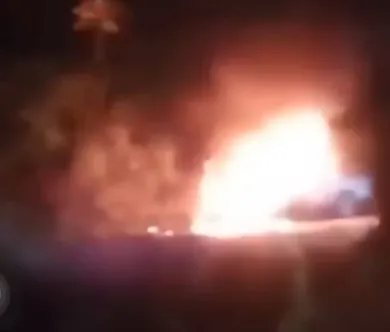 População ateou fogo na S10
