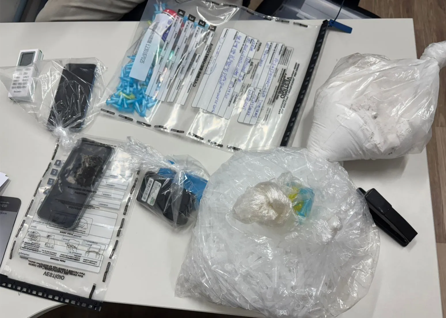 Imagem ilustrativa da imagem Casal do tráfico roda em operação policial na Região Metropolitana