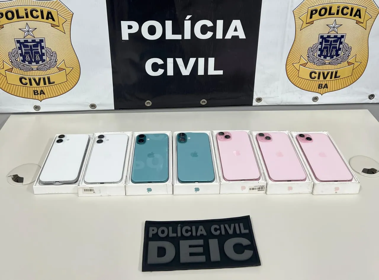 Imagem ilustrativa da imagem Chuva de iPhone: polícia recupera quase R$ 100 mil em celulares na BA