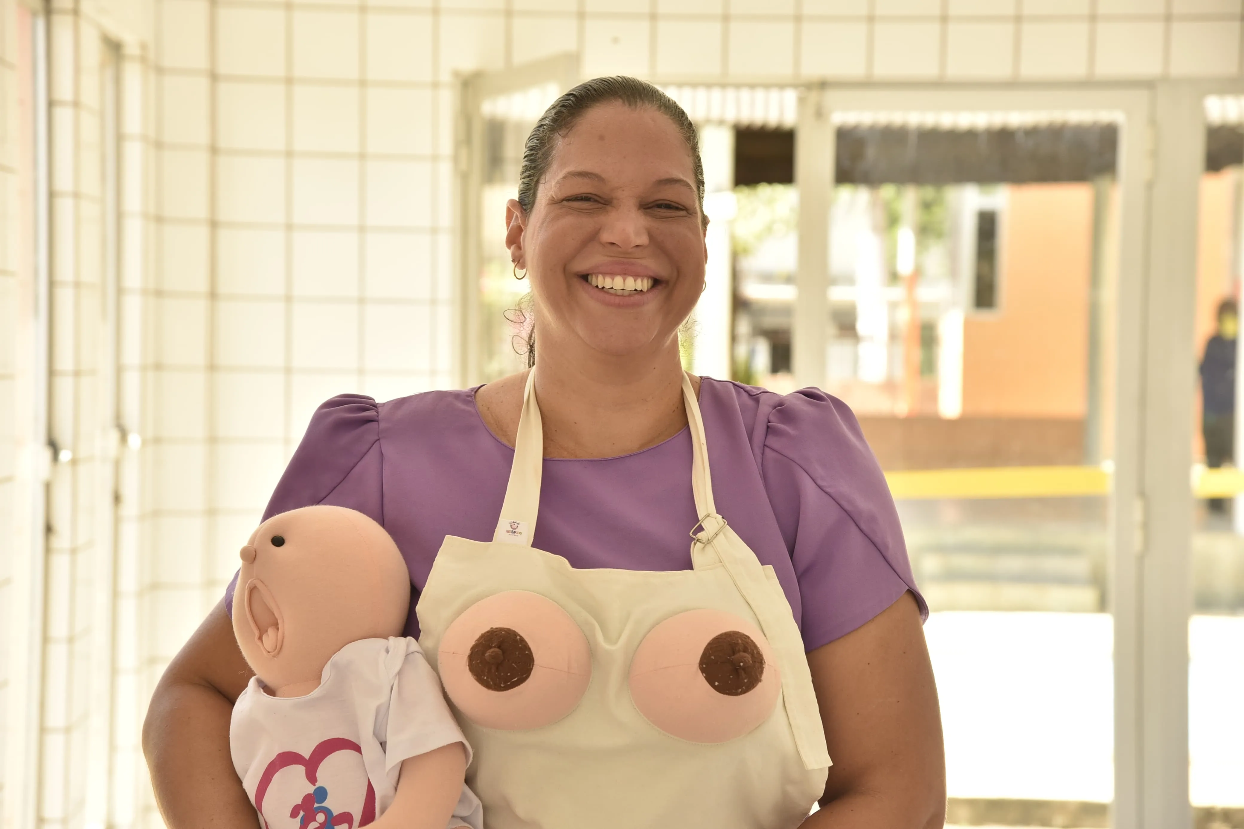 Flávia é enfermeira há 19 anos e também atua com consultoria de amamentação
