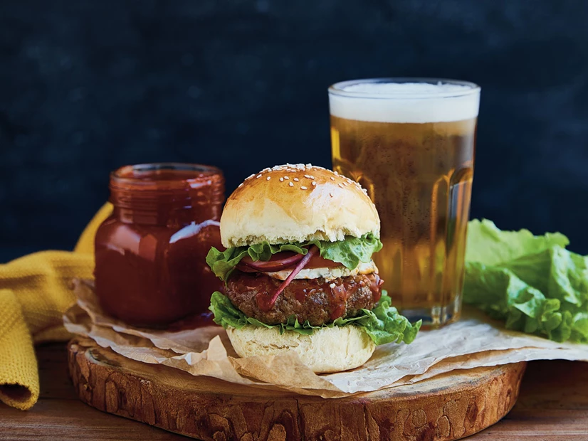 Imagem ilustrativa da imagem Dia da Cerveja: veja receitas baratas para sextar no dia da 'gelada'