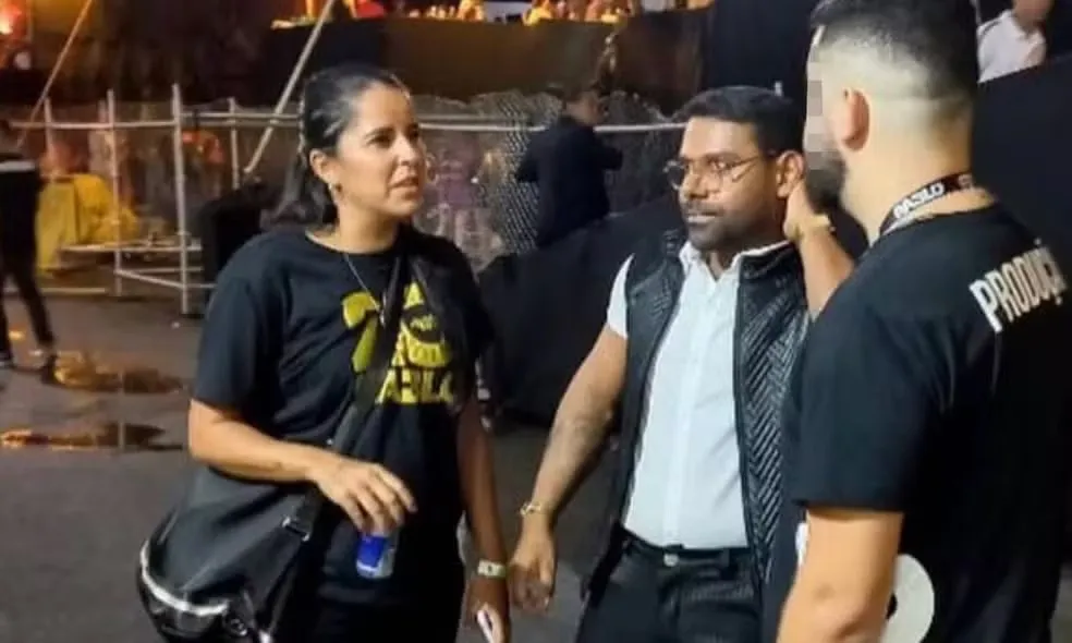 Dayana Lima trabalhando com Pablo