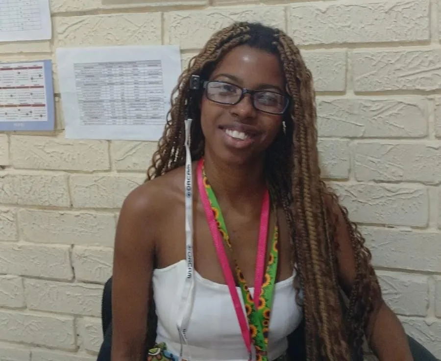 Evelyn destacou como o óculos proporcionou independência