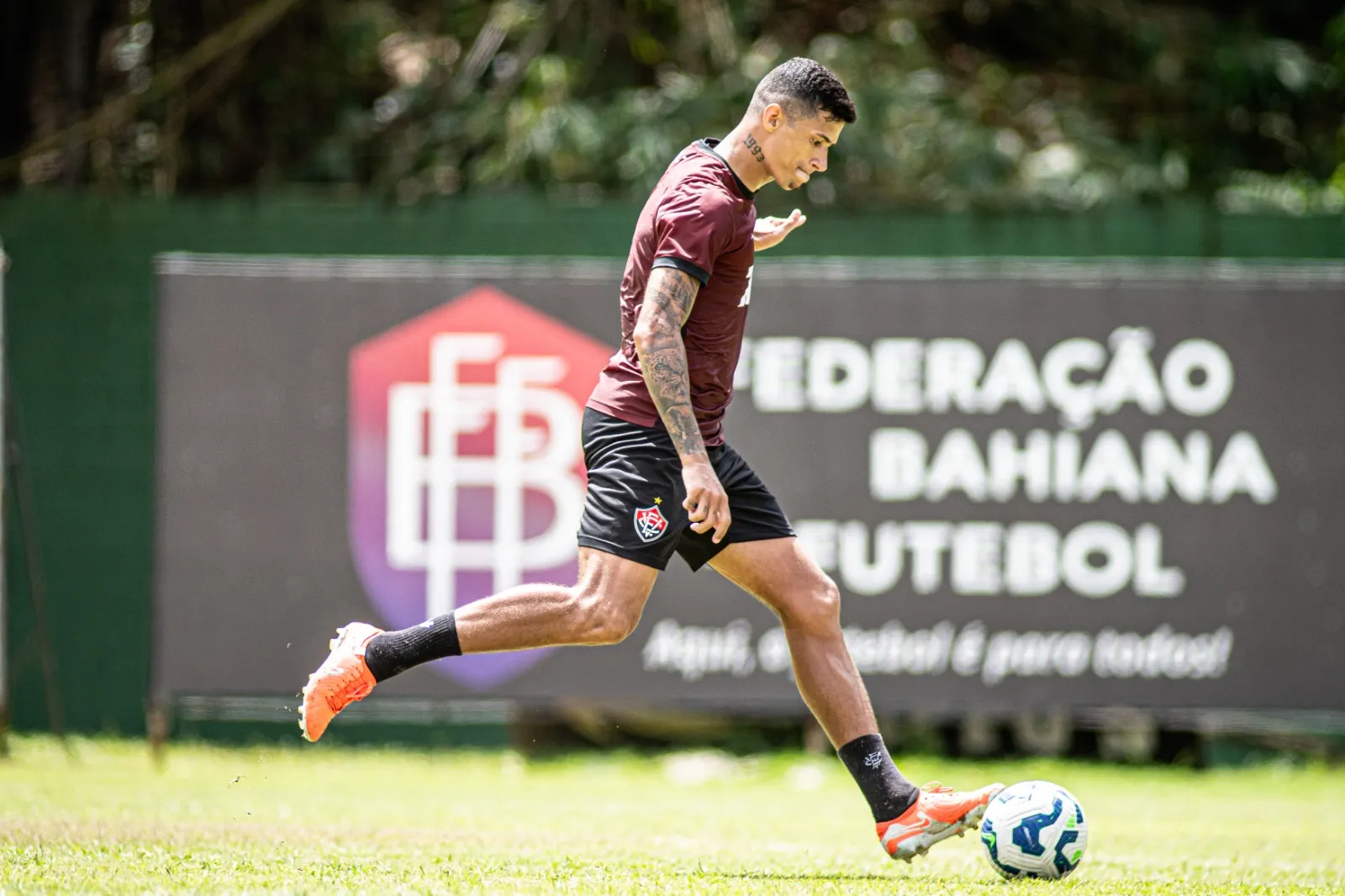 Camutanga ja treina com a equipe