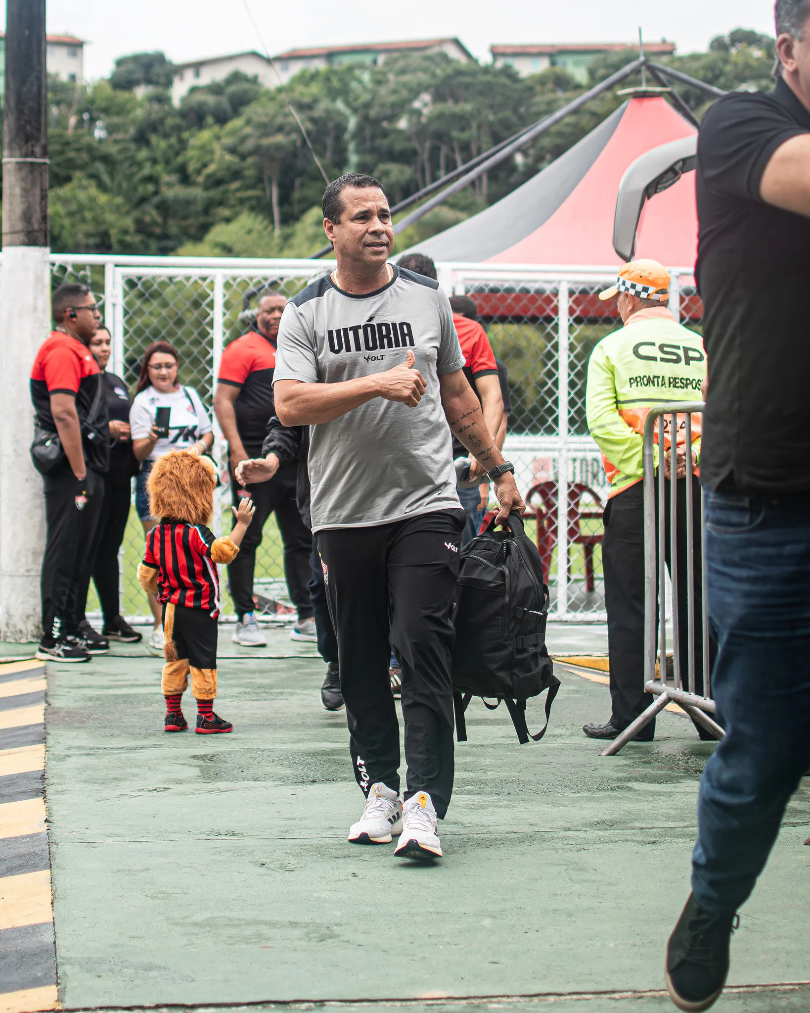Ídolo rubro-negro deve voltar para a posição de assistente