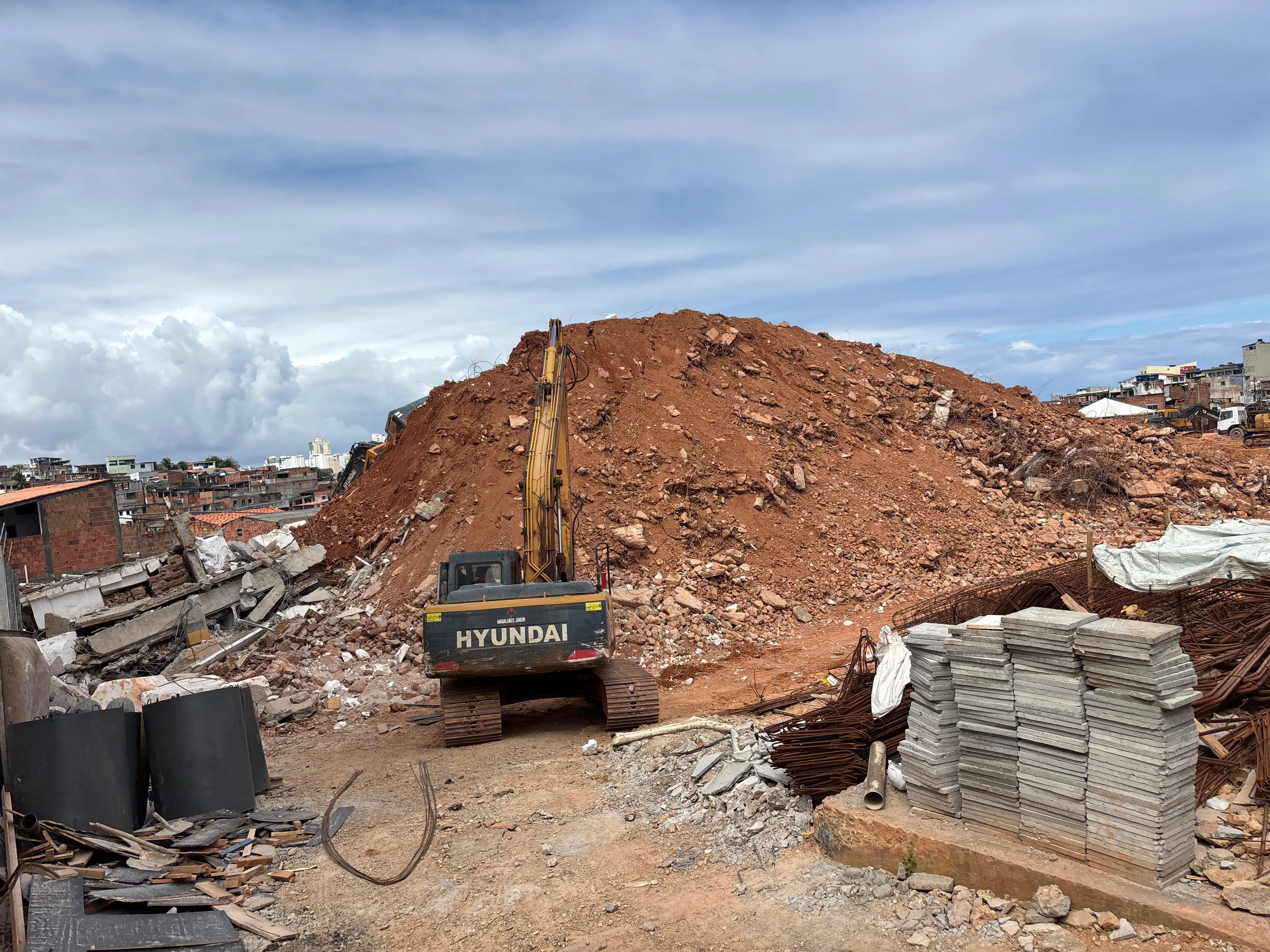 Desabamento deixou um operador ferido