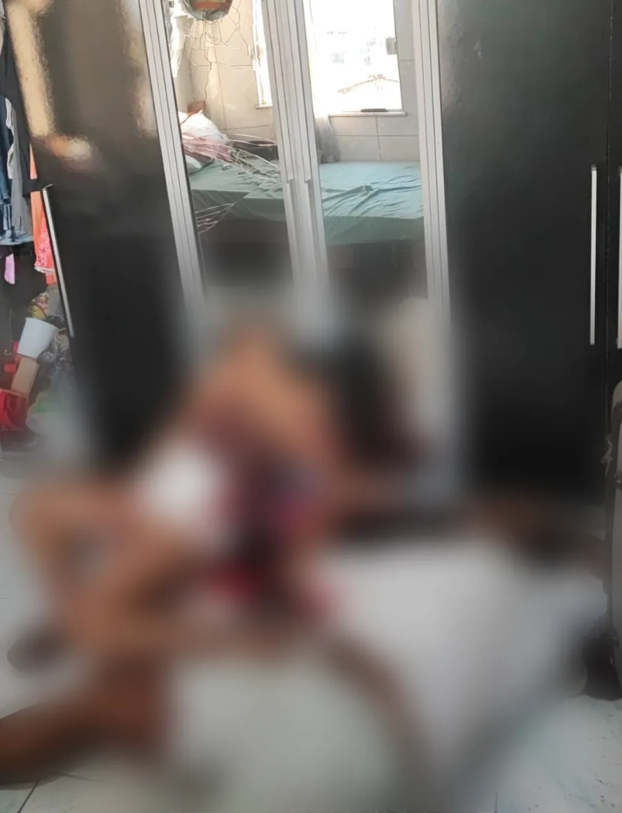 Casal foi encontrado morto no quarto do apartamento