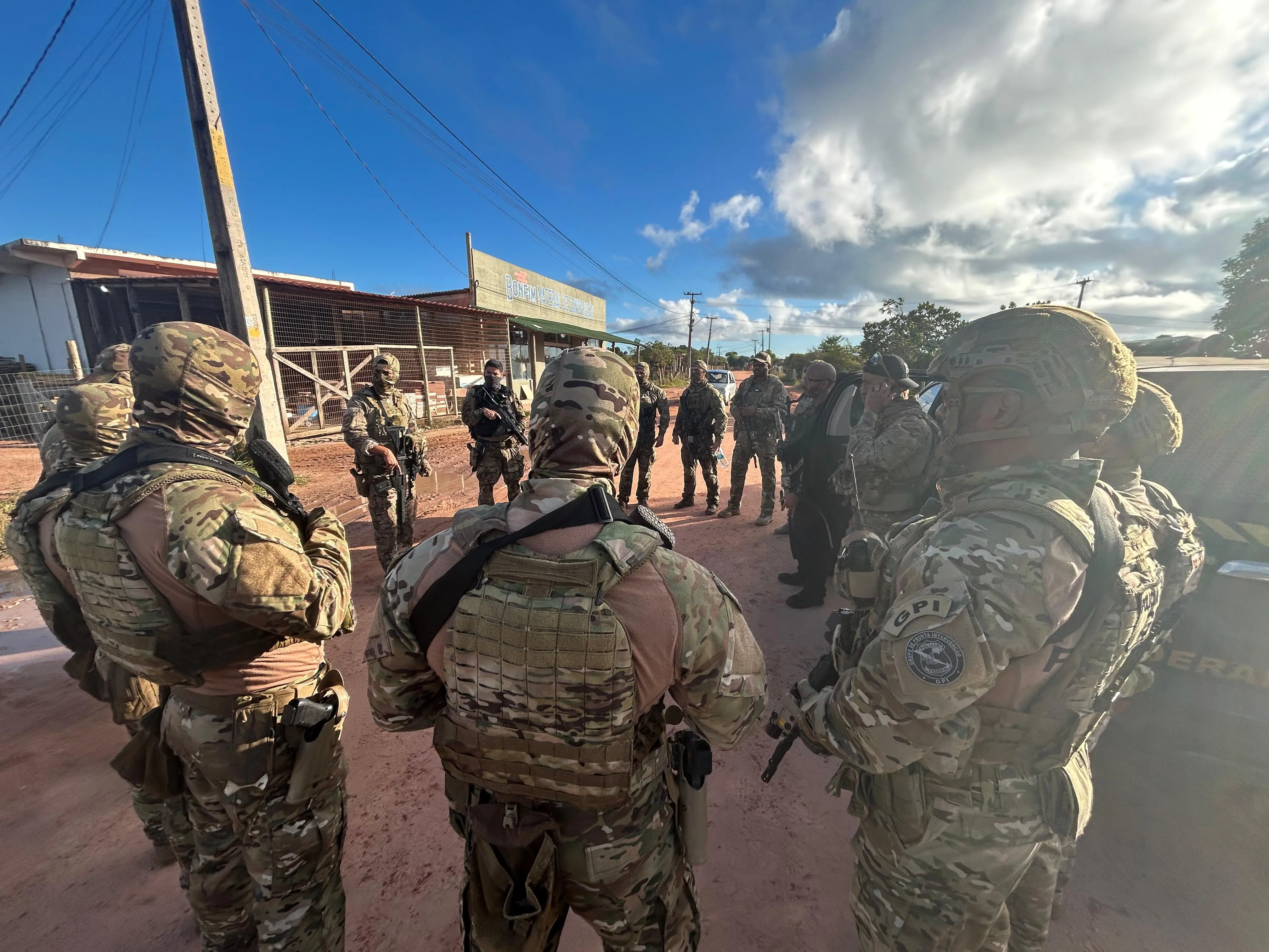 Imagem ilustrativa da imagem Integrantes do CV caem no cartucho durante operação na Bahia