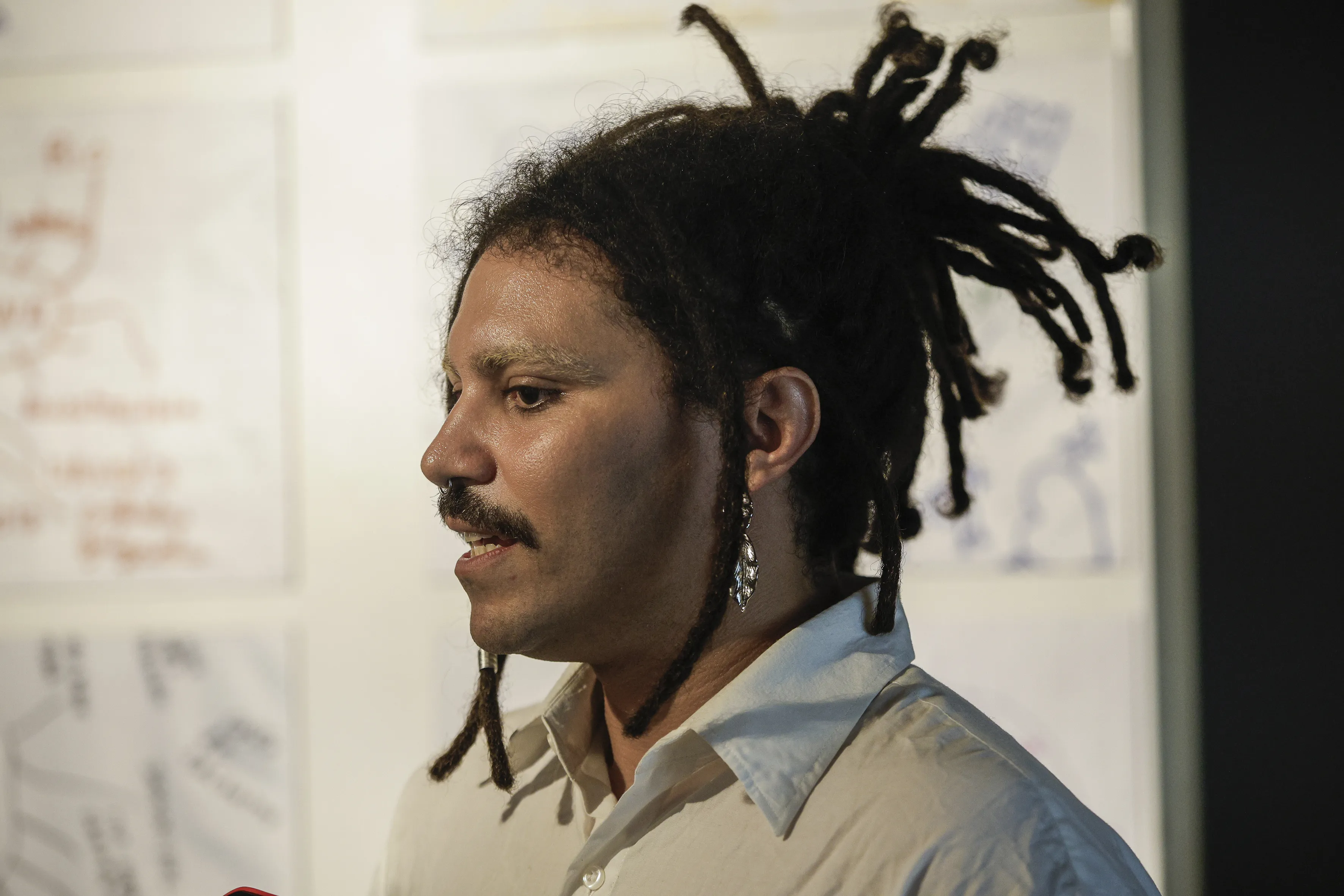 Artista voluntário Caique Silva, de 33 anos