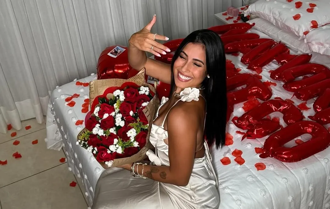 Imagem ilustrativa da imagem Jogador pede blogueira baiana em namoro 6 meses após flagra em hotel
