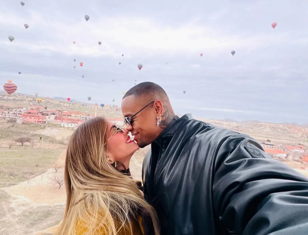 Casal valoriza viagens e momentos a dois