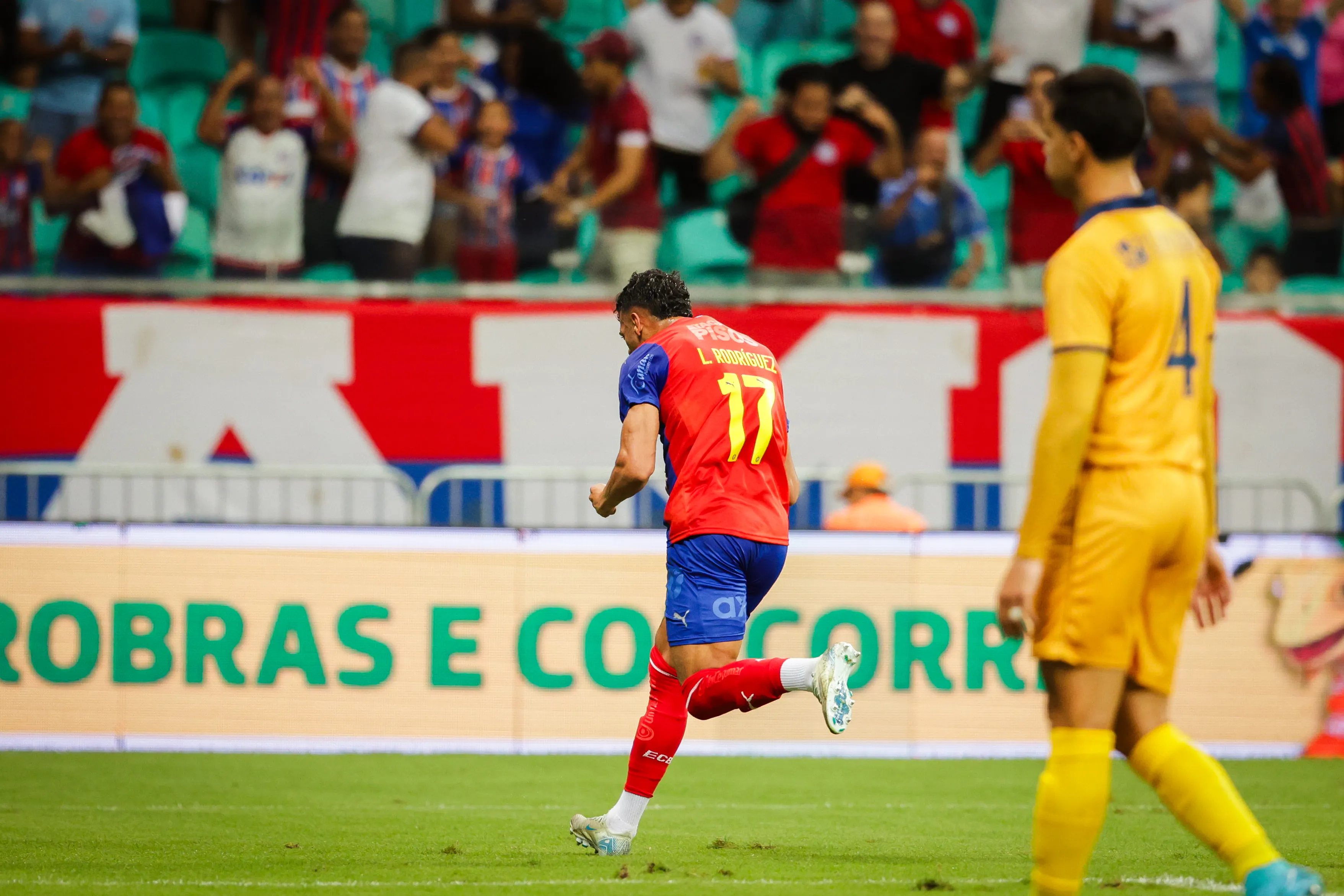 Imagem ilustrativa da imagem Lucho brilha e Bahia abre vantagem contra o Retrô na Copa do Brasil
