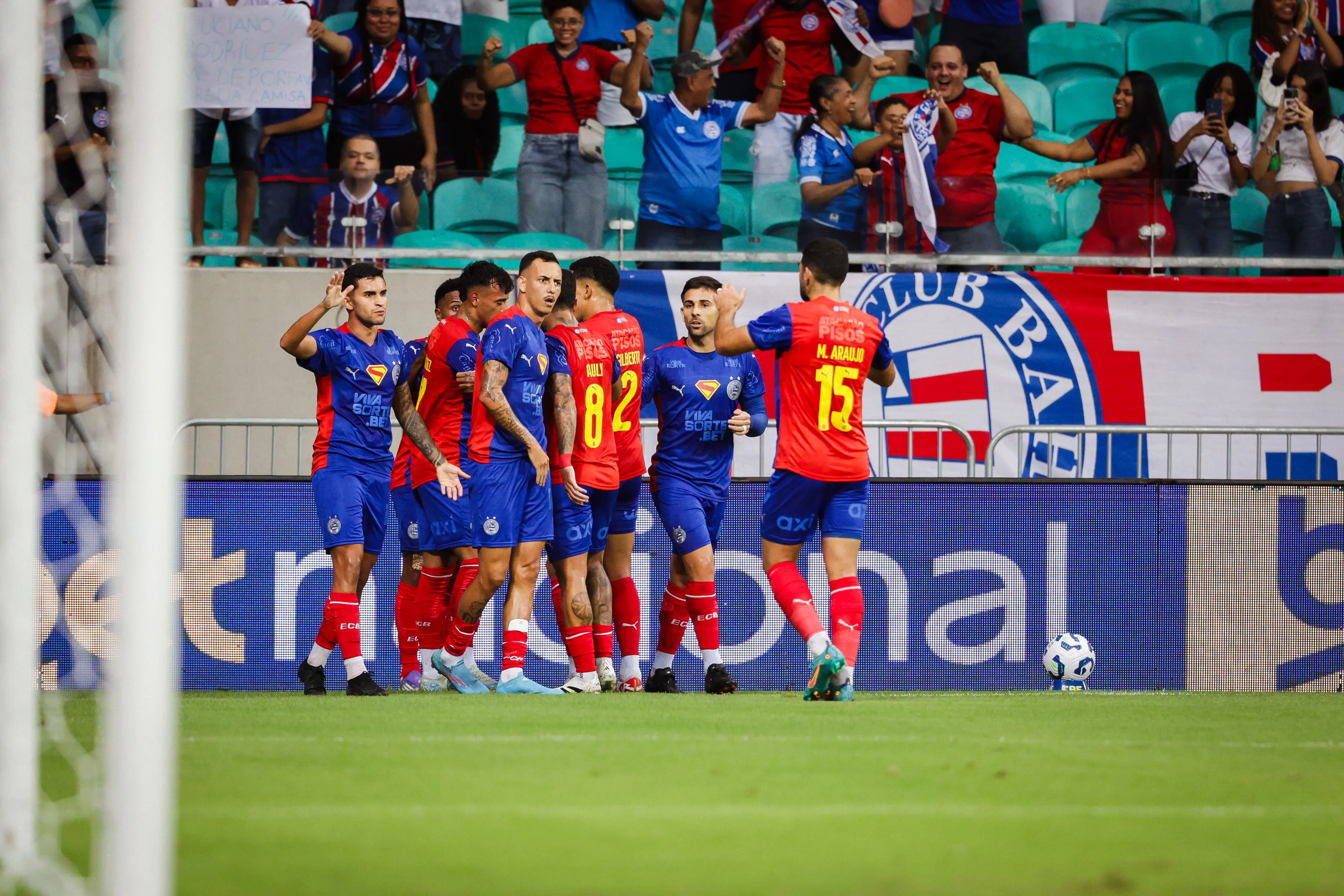 Imagem ilustrativa da imagem Lucho brilha e Bahia abre vantagem contra o Retrô na Copa do Brasil