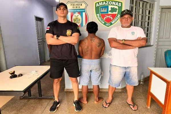 Imagem ilustrativa da imagem Mulher é encurralada com facão após impedir marido de vender frango