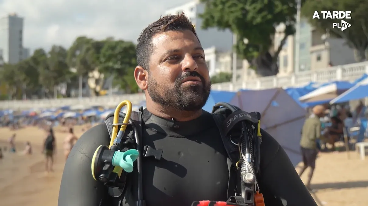 Instrutor de mergulho Robson Oliveira