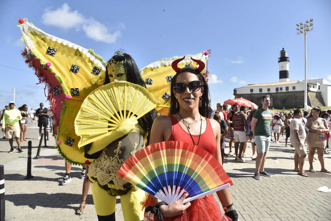 Imagem ilustrativa da imagem Multidão se reúne em Salvador para celebrar a 22ª Parada LGBT da Bahia