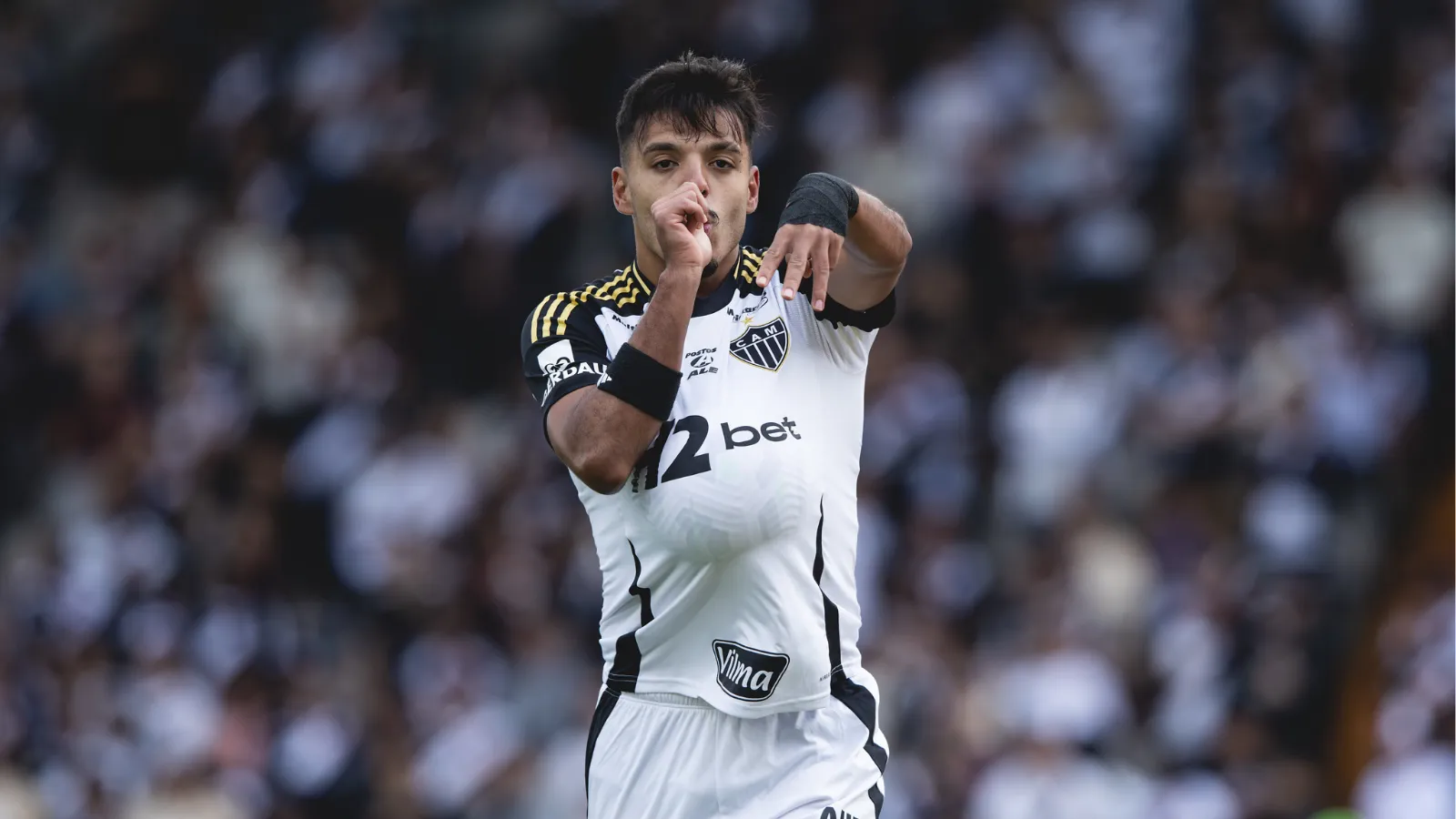 Gabriel Menino, meia do Galo